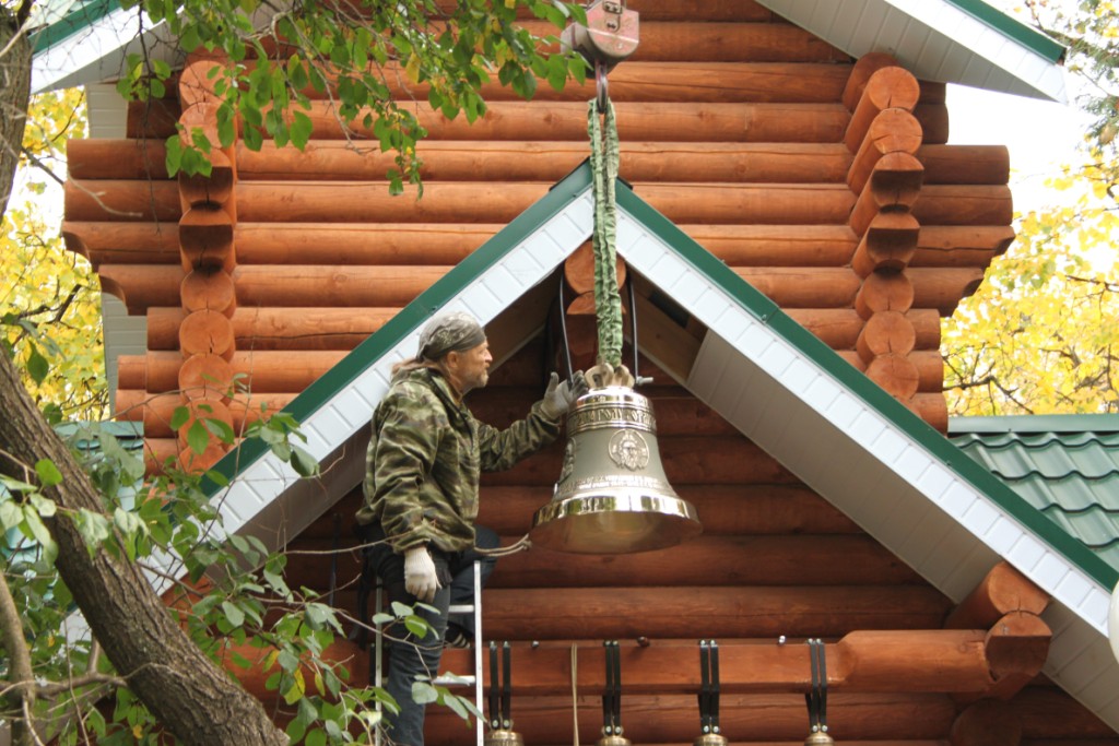 Уникальный колокол мира установлен в Москве