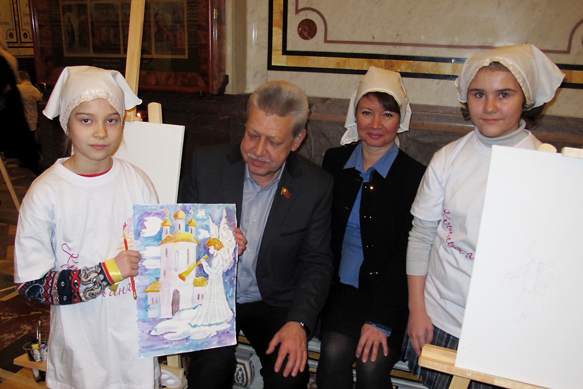 Дети и художники из разных городов и стран рисовали Ангелов